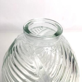 Clear Leaf Vase 13cm