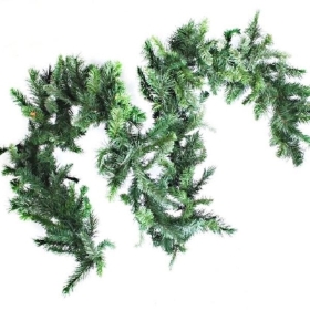 Green Deluxe Garland 275cm