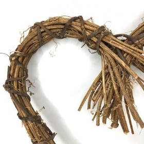24 x Heart Vine Wreath With Tails 30cm