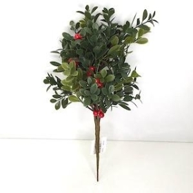 Red Berry And Boxwood Bundle 30cm