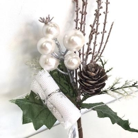White Berry And Parcel Pick 22cm